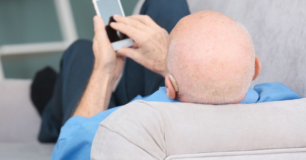 Smartphone apps for hearing support and hearing health